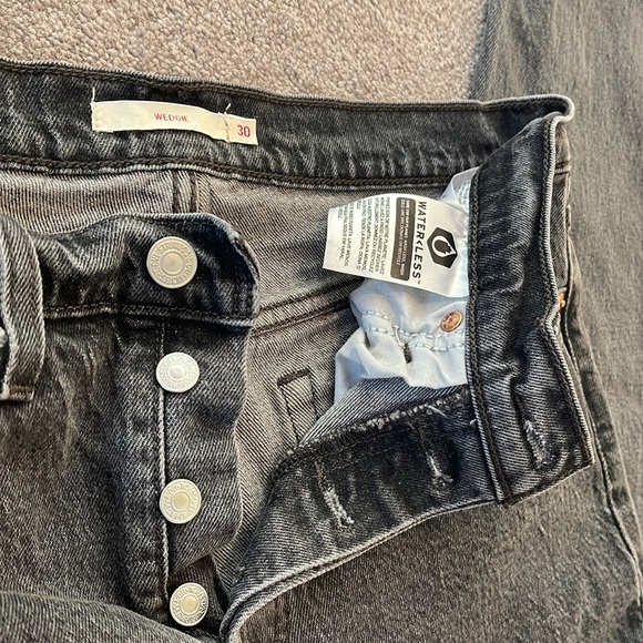 Levi’s - Picture 7 of 8